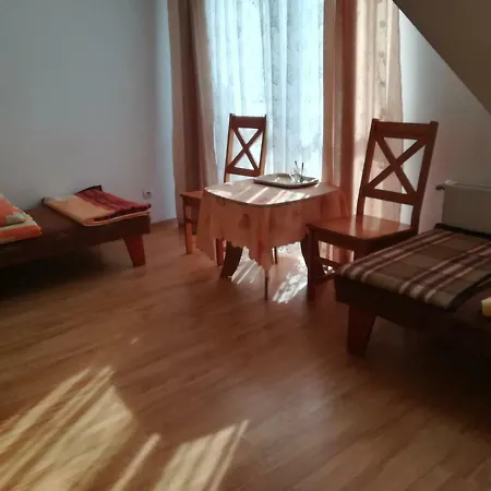 Pokoje Goscinne Zolty Domek